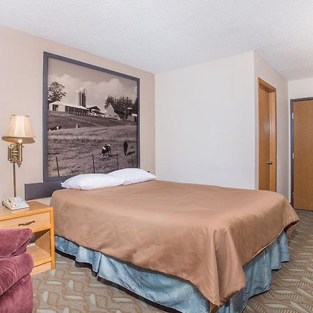 Super 8 By Wyndham Monroe Wi Exterior foto
