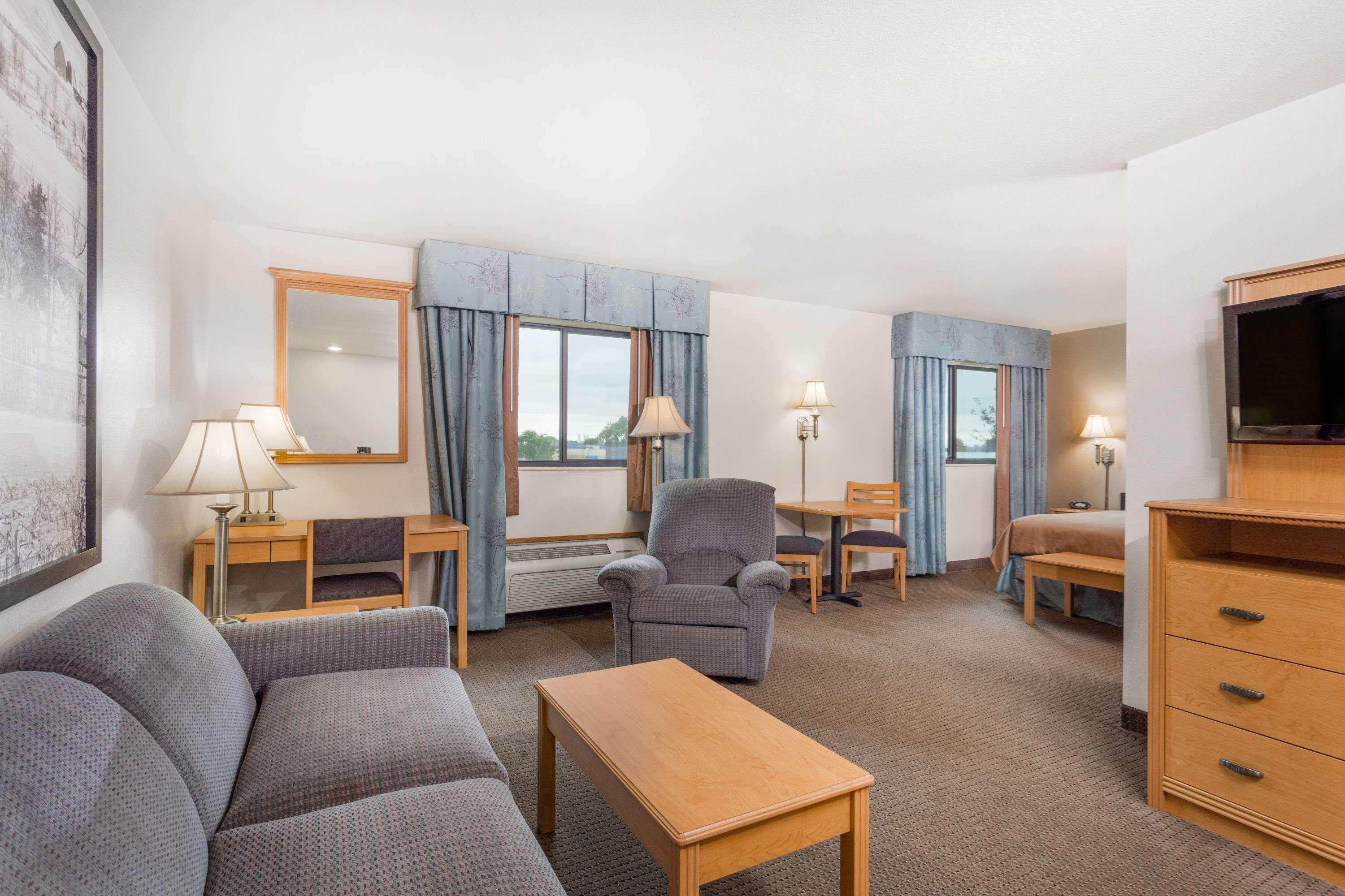 Super 8 By Wyndham Monroe Wi Exterior foto